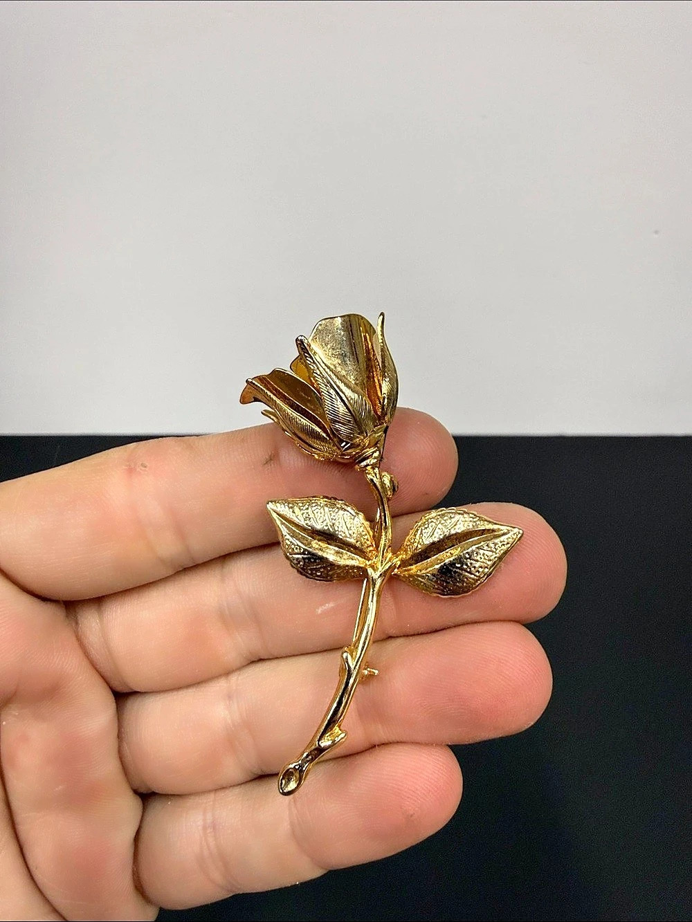 Vintage Gold Tone 3D Rose Flower Brooch Pin – Sculptural Floral Jewelry